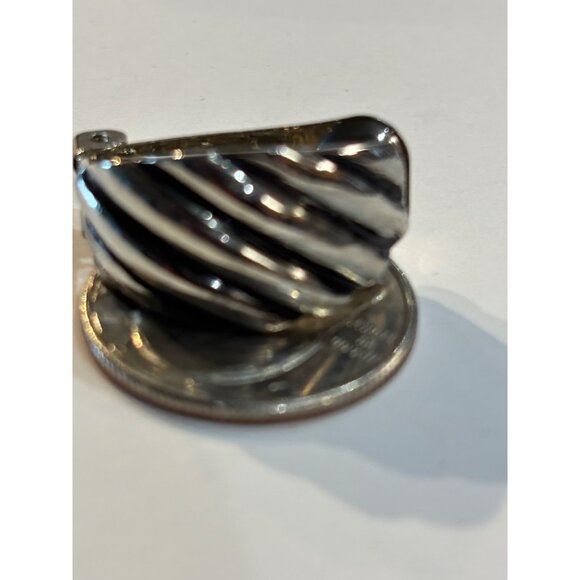 3 pairs Janku Clip-On Earrings - Picture 7 of 9